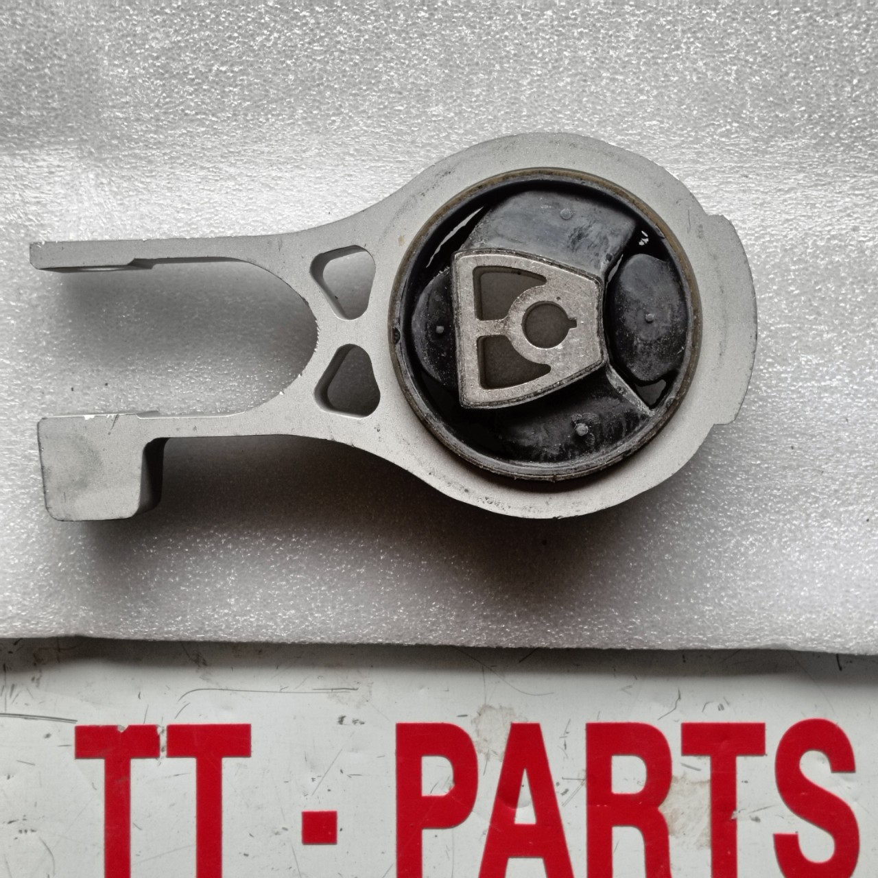 https://ttparts.vn/public/z4910971074952_8cce0bfd173084c8544ff2877bc856d6