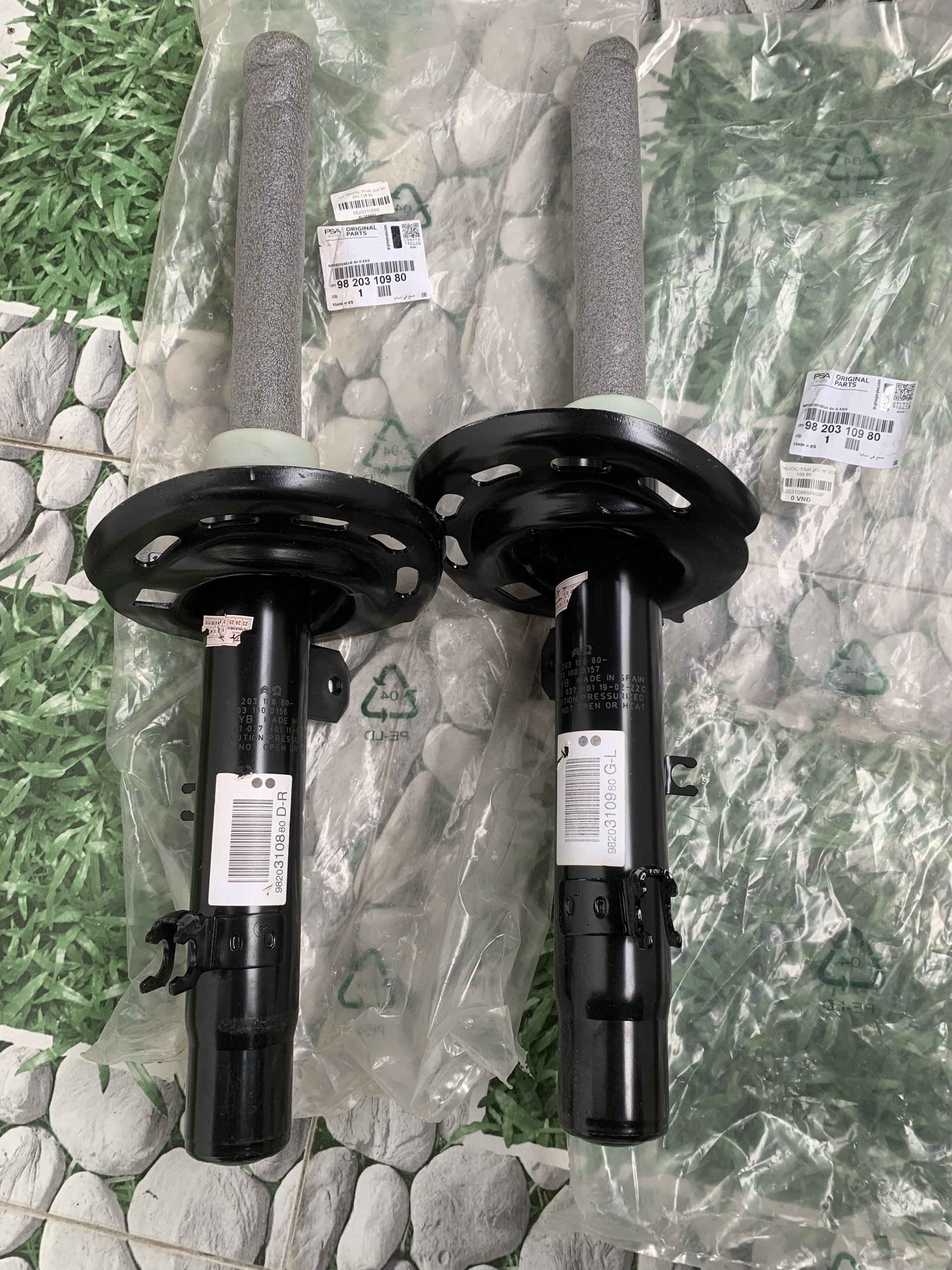 https://ttparts.vn/public/z5237788336479_59b0fb1aecff892f983347e8c7c16e6a