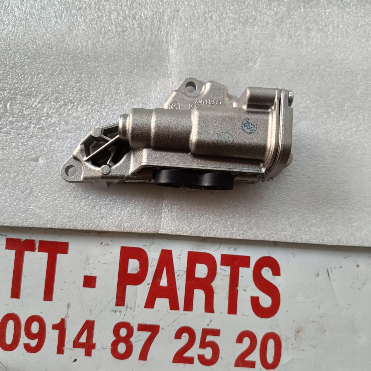 Bộ điều nhiệt dầu động cơ BMW F10, F12,F3,F26Bộ điều nhiệt dầu động cơ BMW F10, F12,F3,F26 11427573051/7573051